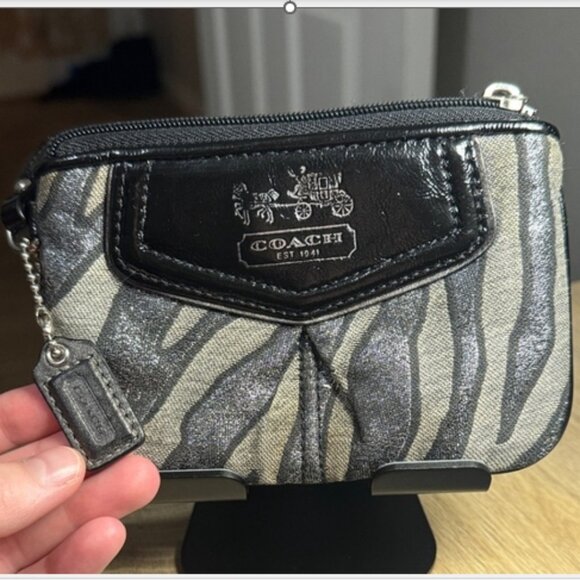 Coach 6” zebra metallic wristlet coin purse/wallet - Picture 2 of 9